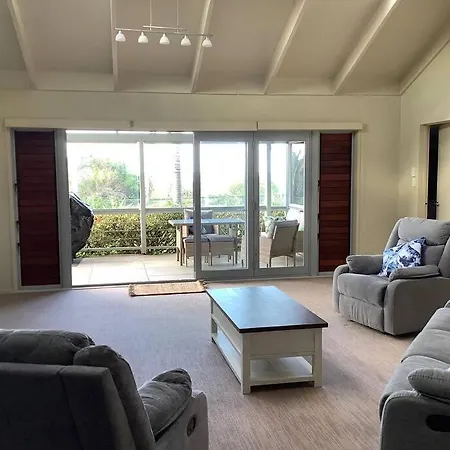 Wellwood Cottage - Beach Front Escape Te Awanga Exterior photo