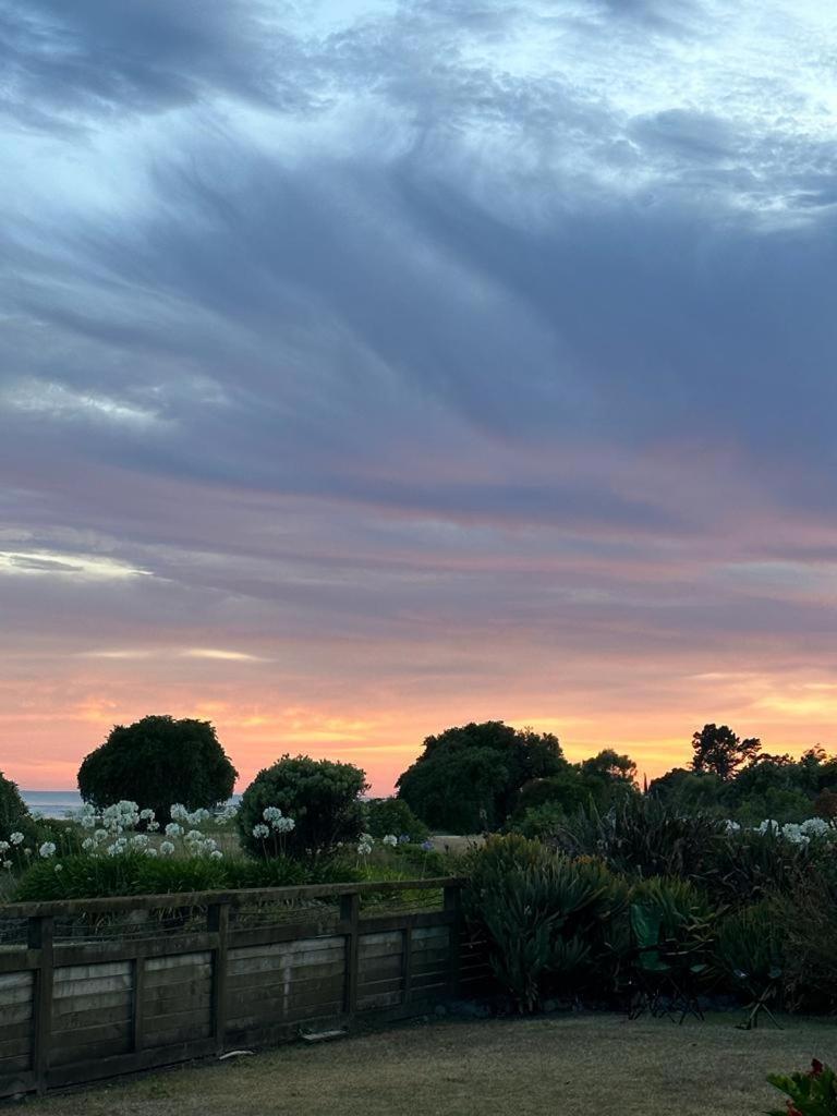 Holiday home Wellwood - Front Escape Te Awanga
