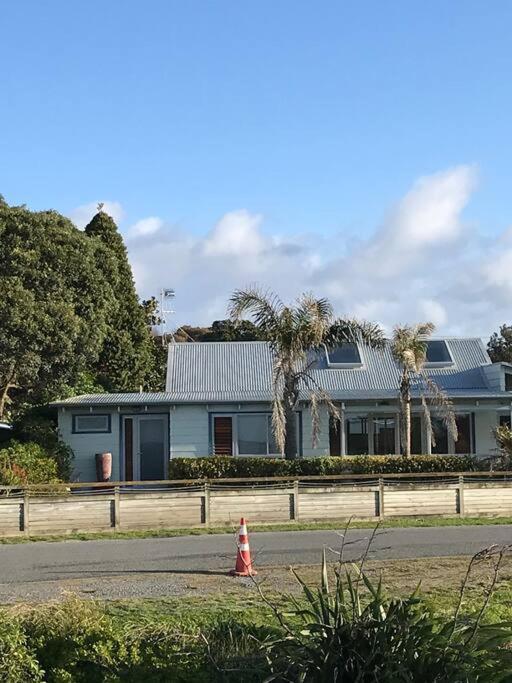 Holiday home Wellwood - Front Escape Te Awanga