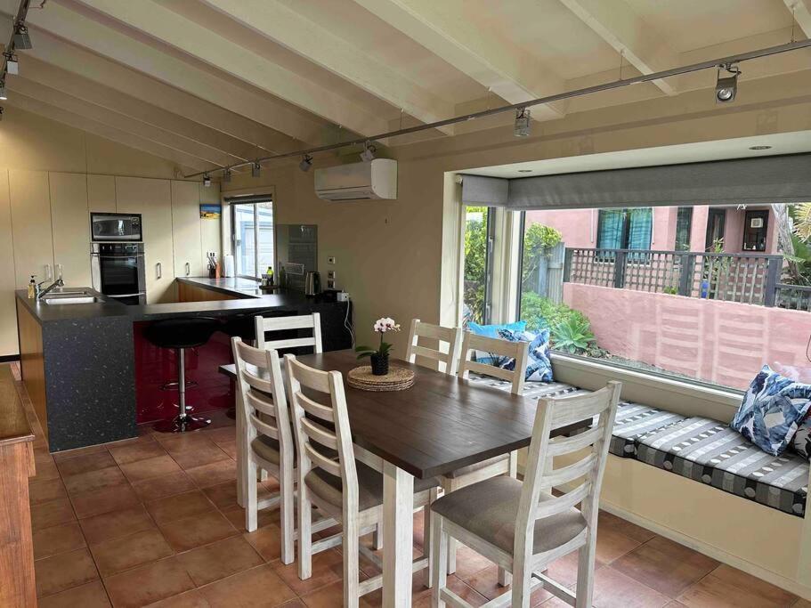 Wellwood - Front Escape Holiday home Te Awanga